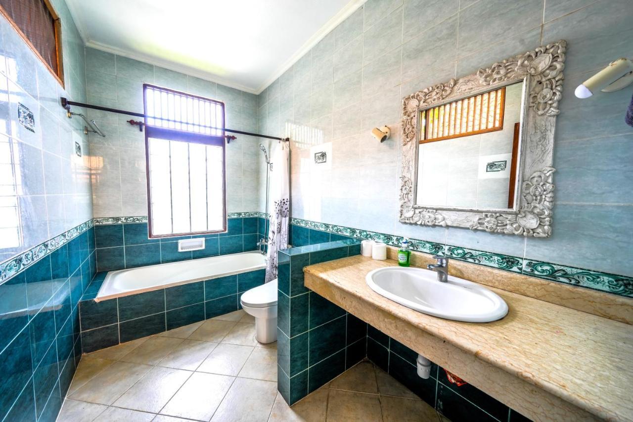 Villa Mica - Kuta - 5 Bedrooms - 5 Bathrooms - Great Location 외부 사진